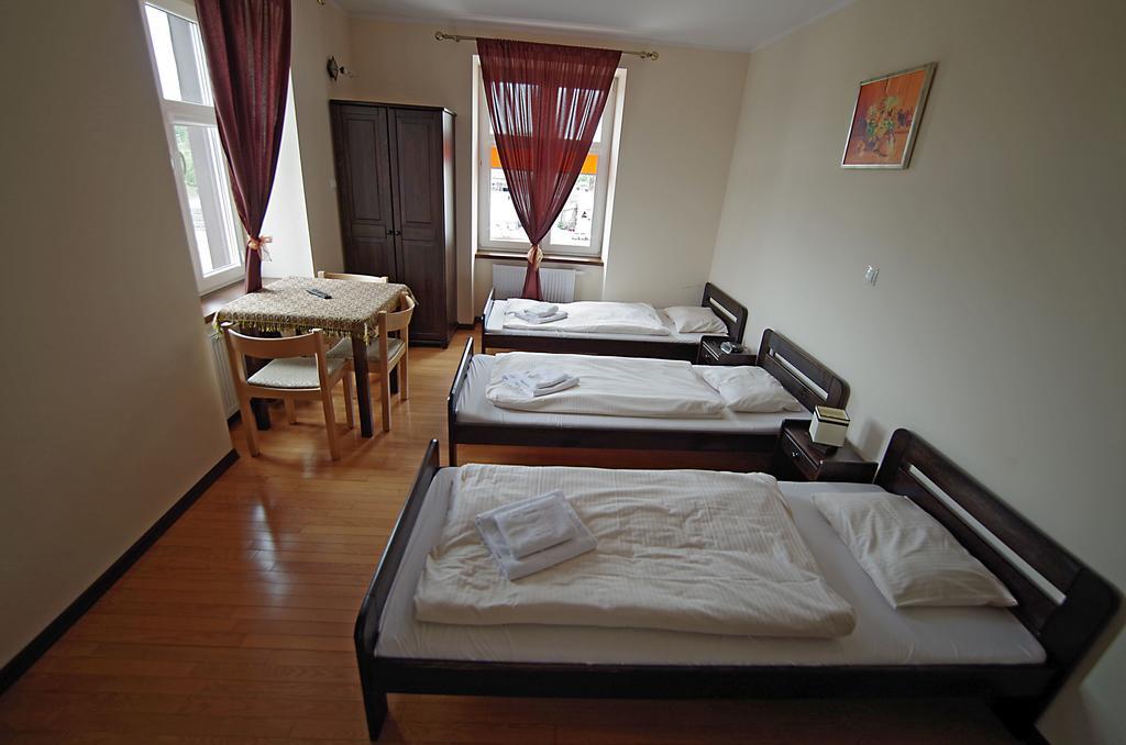 Hotelik Hermes Пененжно Екстер'єр фото